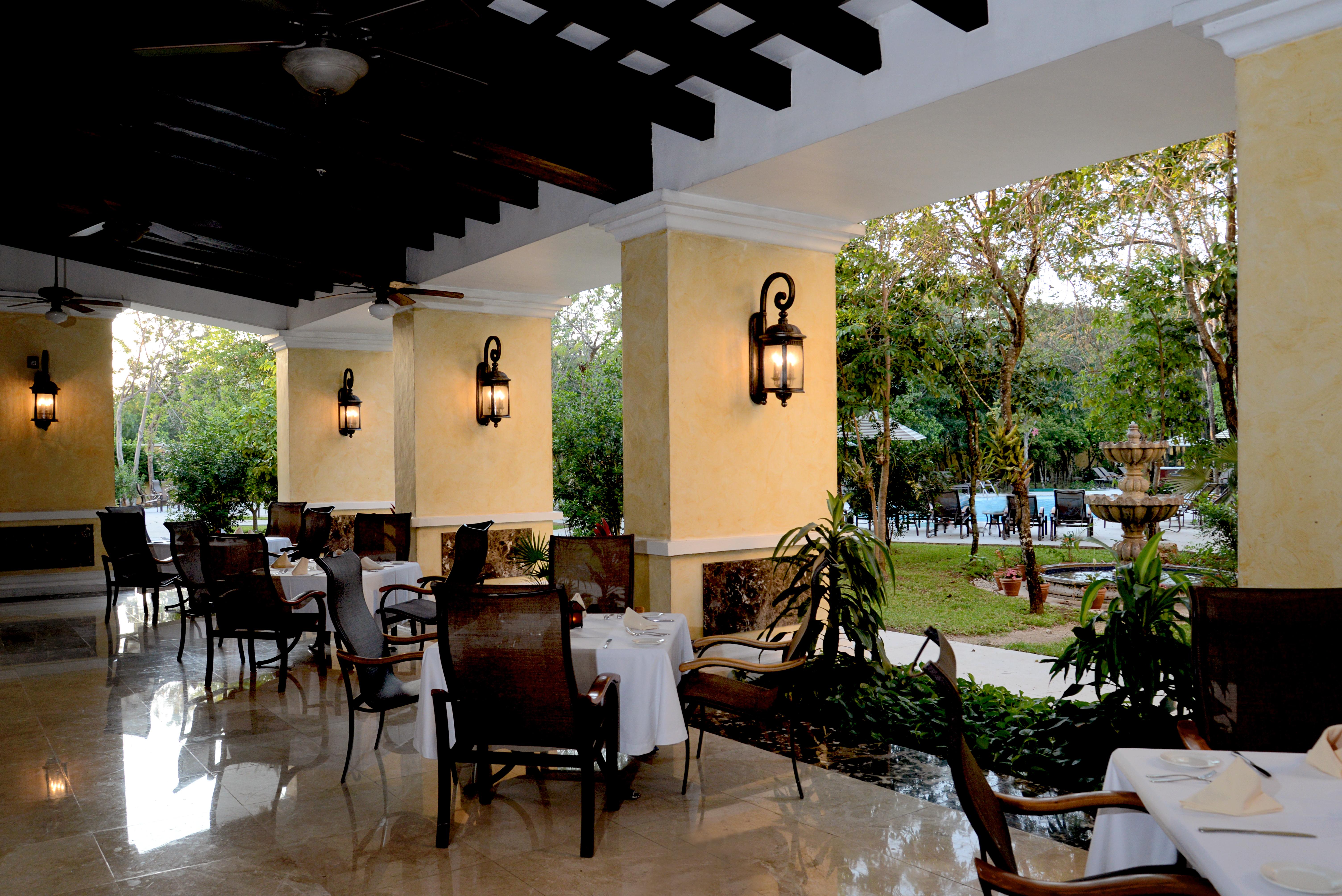 Courtyard By Marriott Cancun Airport Eksteriør billede